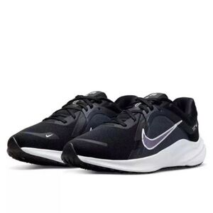 Nike Womens Quest 5 Road Running Shoes Black Gray White Size 11